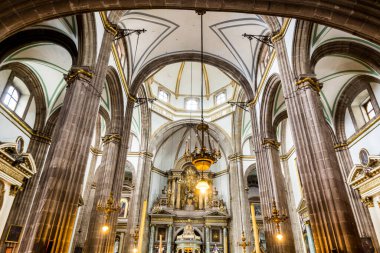 Mexico City 'nin merkezindeki Katedral Kilisesi' nin İçi.