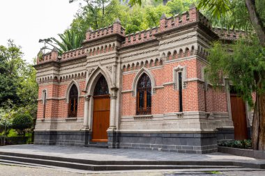 Chapultepec Kalesi 'ndeki tarihi bina. Chapultepec Hill 'in tepesinde Meksiko' nun merkezindeki Chapultepec parkında..