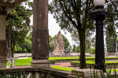 Chapultepec Kalesi 'ndeki tarihi bina. Chapultepec Hill 'in tepesinde Meksiko' nun merkezindeki Chapultepec parkında..