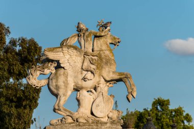Cheval de Marly ya da Marly Atları, Guillaume Coustou tarafından Fransa 'nın başkenti Paris' te bulunan Concorde Meydanı 'nda yapıldı.