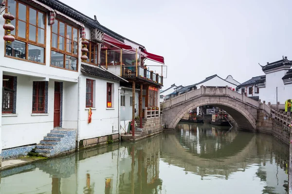 Ponte Pedra Edifícios Antigos Zhujiajiao Uma Antiga Cidade Aquática Xangai — Fotografia de Stock