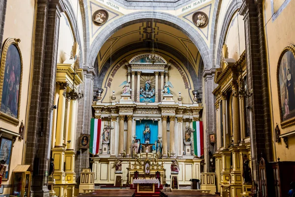 Sisätilat Katedraali Kirkko Keskustassa Mexico City — kuvapankkivalokuva