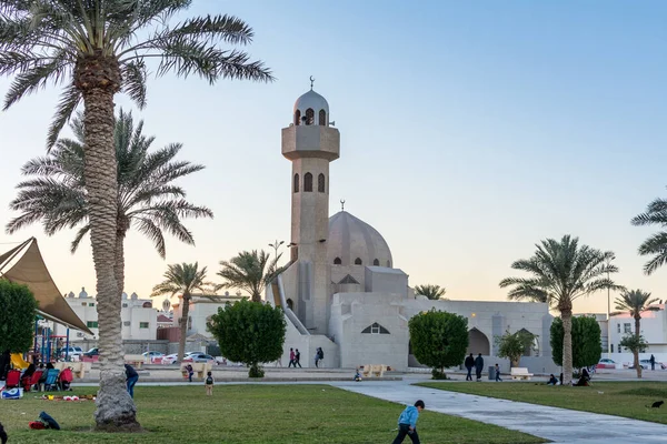 Una Mezquita Parque Corniche Bajo Luz Del Crepúsculo Ciudad Dammam — Foto de Stock