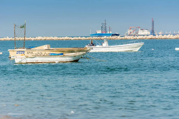 Fishing Boat Floating Sea Corniche Park Dammam Saudi Arabia — Stock Photo, Image