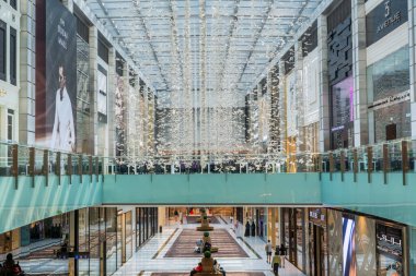 Dubai Alışveriş Merkezi, BAE 'deki en büyük alışveriş merkezlerinden biri.