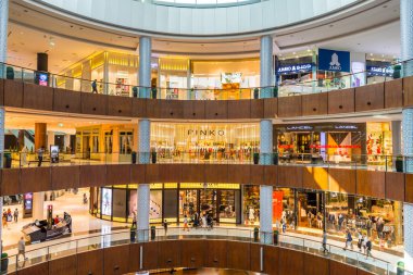 Dubai Alışveriş Merkezi, BAE 'deki en büyük alışveriş merkezlerinden biri.