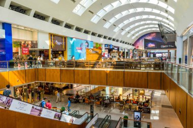 Dubai Alışveriş Merkezi, BAE 'deki en büyük alışveriş merkezlerinden biri.