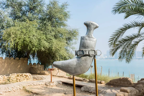 Sølvfarget Tradisjonell Dolk Folkelandsbyen Abu Dhabi Uae – stockfoto