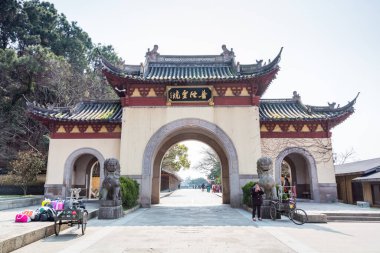 Putuoshan, Zhoushan Adaları 'ndaki Çin geleneksel pavyonu, Bodhisattva Avalokitesvara' nın (Guanyin)