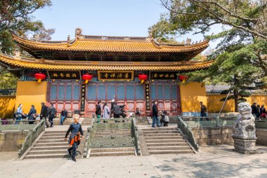 Putuoshan, Zhejiang 'daki Puji Tapınakları' nın ana binası Bodhisattva Avalokitesvara 'nın (Guanyin)