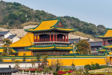 Çin geleneksel renkli Baotuo konferans tapınakları Putuoshan dağları, Zhoushan adaları, Bodhisattva Avalokitesvara (Guanyin)