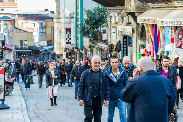Multitud Personas Caminando Gran Bazar Estambul Turquía Uno Los Mercados — Foto de Stock