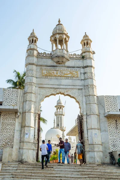 Puerta Principal Del Edificio Blanco Mezquita Haji Ali Mumbai Construida — Foto de Stock