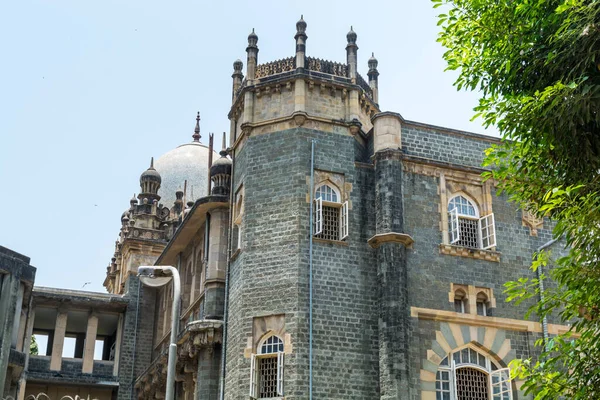 Main building of Chhatrapati Shivaji Maharaj Vastu Sangrahalaya, formerly The Prince of Wales Museum, the main museum in Mumbai, Maharashtra, India. — Stock Image Main Building Chhatrapati Shivaji Maharaj Vastu Sangrahalaya Formerly Prince Wales Royalty Free Stock Photos