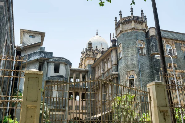 Main building of Chhatrapati Shivaji Maharaj Vastu Sangrahalaya, formerly The Prince of Wales Museum, the main museum in Mumbai, Maharashtra, India. — Stock Image Main Building Chhatrapati Shivaji Maharaj Vastu Sangrahalaya Formerly Prince Wales Stock Picture