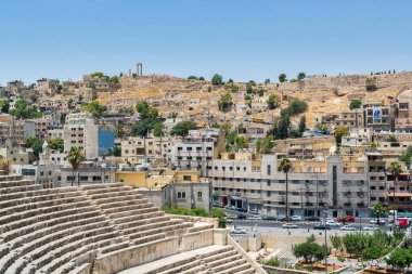 Amman, Ürdün 'deki Antik Roma amfitiyatrosunun kalıntıları, Amman Kalesi' ndeki Herkül Tapınağı yakınlarında.