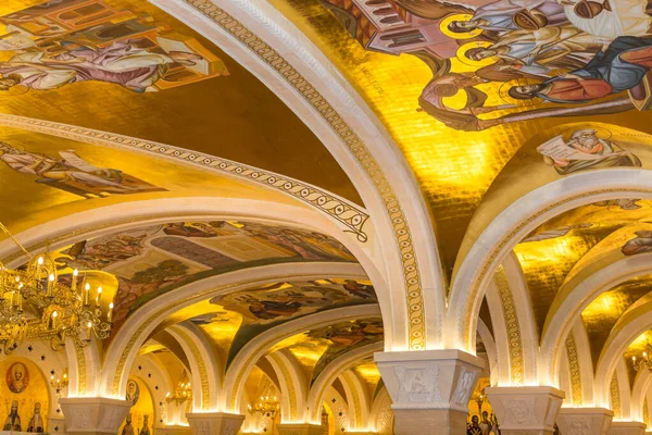 Kauniita Maalauksia Kirkko Saint Sava Serbian Ortodoksinen Kirkko Sijaitsee Belgradissa — kuvapankkivalokuva