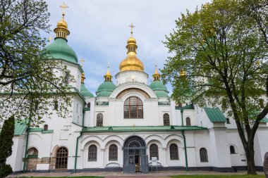Ukrayna 'daki Aziz Sophia Katedrali Kiev' in inşaatı, Kievan Rusya 'nın seçkin bir mimari anıtı.