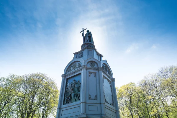 Volodymyrska Monumentet Mot Blå Himmel Solskinn Mest Berømte Landemerkene Kiev – stockfoto