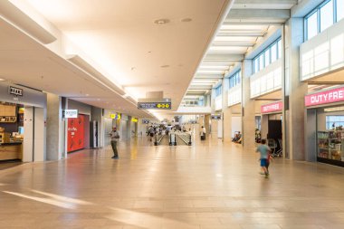 İsrail, Tel Aviv 'deki Ben Gurion Uluslararası Havalimanı' nın gümrüksüz mağazaları.