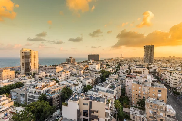 이스라엘의 텔아비브 근처에 현대의 스카이라인과 호텔이 텔아비브 공중에서 바라본 — 스톡 사진