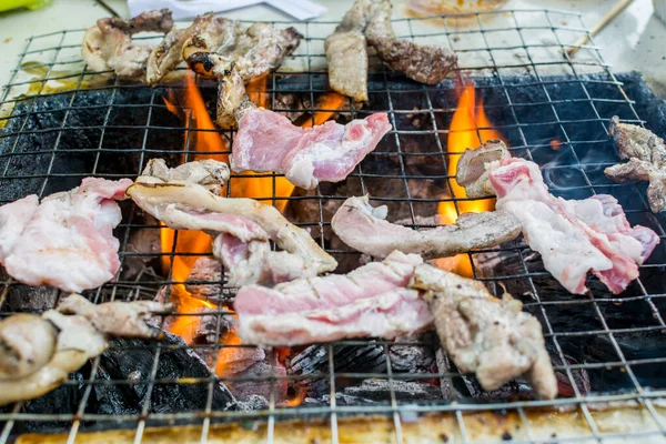 Deliciosa Carne Cerdo Parrilla Sobre Las Brasas Con Fuego Una — Foto de Stock