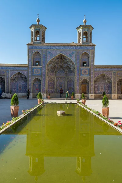 Turistas Mezquita Nasir Mulk Mezquita Rosa Conocida Como Azulejos Color — Foto de Stock
