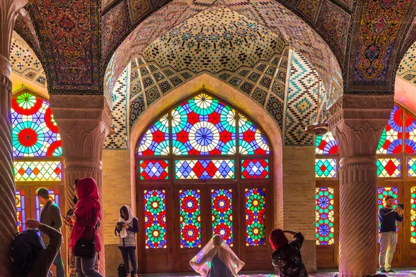 Viele Touristen Fotografieren Inneren Der Nasir Mulk Moschee Rosa Moschee — Stockfoto