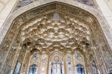 Chehel Sotoun 'un iç kısmının detayları. Aynı zamanda Kırk Sütun Sarayı olarak da bilinir ve 1647' de Esfahan 'da inşa edilmiştir.