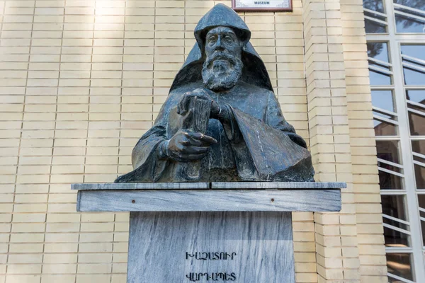 Estatua Del Arzobispo Khachatour Kesaratsi Catedral Apostólica Del Santo Salvador — Foto de Stock