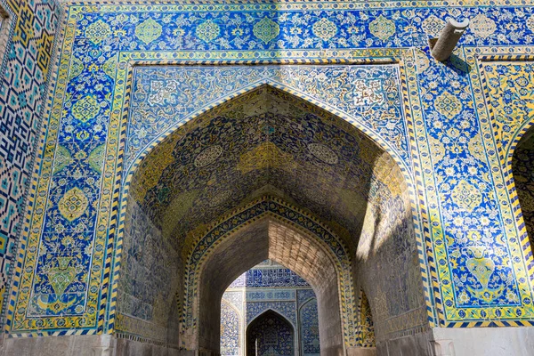 Arcos Edifícios Históricos Com Azulejos Azuis Persas Parede Mesquita Shah — Fotografia de Stock