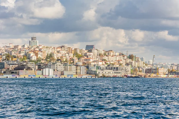 Paisaje Urbano Cuerno Oro Con Edificios Antiguos Modernos Estambul Turquía —  Fotos de Stock