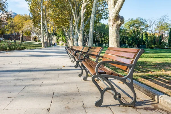 Long Benches Meadow Golden Tree Park Topkapi Palace Autumn Istanbul — Stock Photo, Image