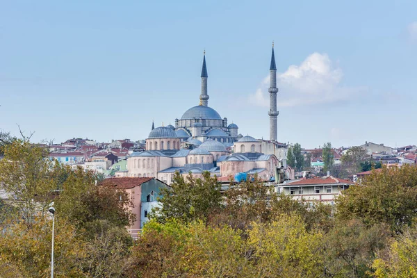 Zeyrek Moschee Oder Pantokrator Kloster Mit Rosa Backsteinmauer Der Bosporusstraße — Stockfoto