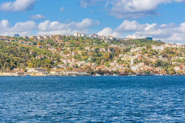 Cityscape Golden Horn Starobylými Moderními Budovami Istanbulu Turecko Úžiny Bosforus — Stock fotografie