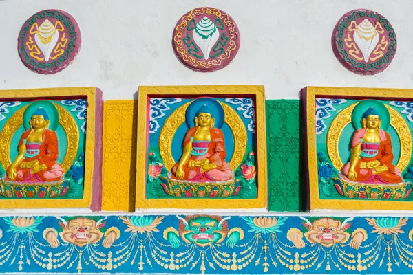 Buddha Skulpturer Shanti Stupa Buddhistisk Hvitkuet Stupa Forkortelse Toppen Chanspa – stockfoto