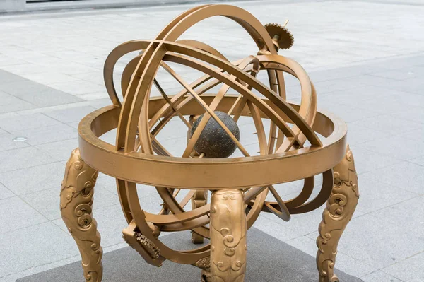 Модель Армиллярной Сферы Перед Статуей Седжон Дэванга Называемой Седжон Великий — стоковое фото