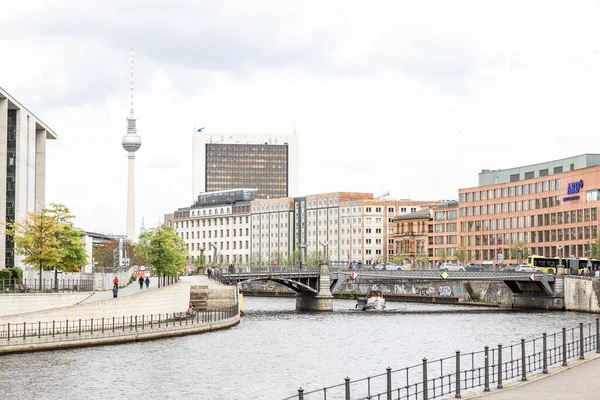 Nehir kenarı Berlin