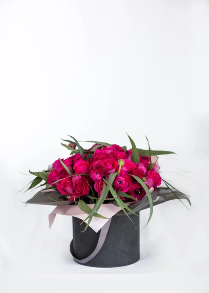 Kutuda mor çiçekler