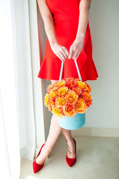 Kutuda portakal çiçeği buketi