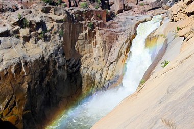 Augrabies kış gününde düşüyor