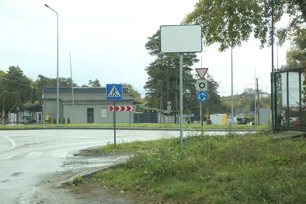 Orman yolu kötü havada