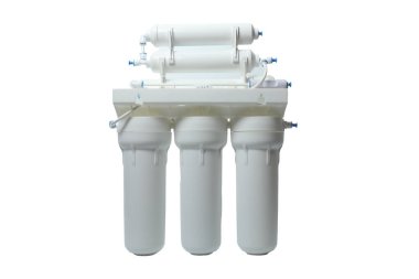 Beyaz arka plan üzerinde izole su filtreleri.