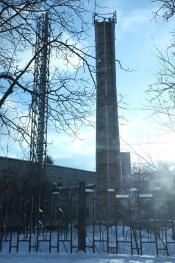 Şehir manzaralı kazan dairesi borusu