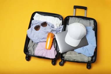 Bavul, valiz, yaz seyahati ve tatil için bavul