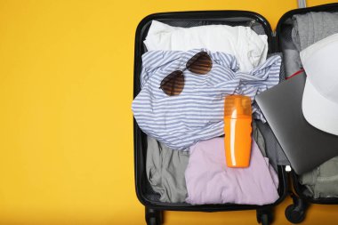 Bavul, valiz, yaz seyahati ve tatil için bavul