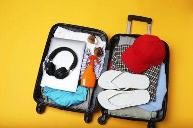 Bavul, valiz, yaz seyahati ve tatil için bavul