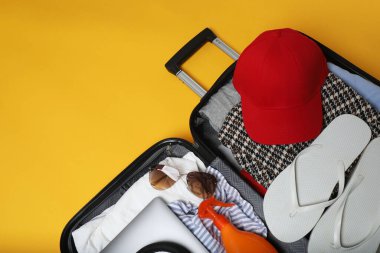 Bavul, valiz, yaz seyahati ve tatil için bavul