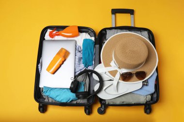 Bavul, valiz, yaz seyahati ve tatil için bavul