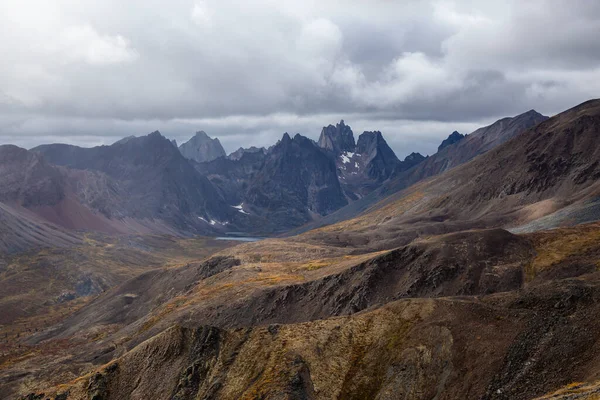 Bela vista das Montanhas Cênicas e Paisagem — Fotografia de Stock